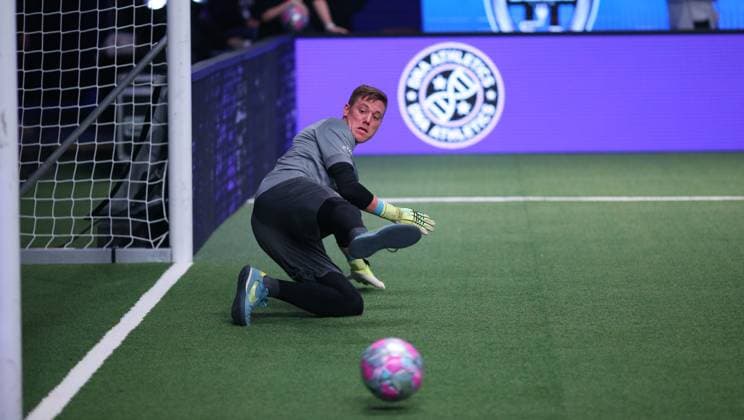 Recording date October 6, 2025 Indoor soccer, The Icon League, season three, match day two at Sporthalle Hamburg in Alsterdorf match three Buzz Club DNA Athletics keeper Dennis Lohmann Buzz Winterhude Hamburg