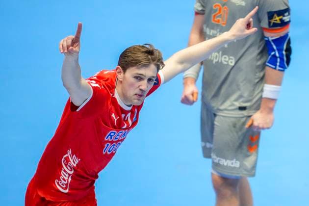 Handball, Champions League Kolstad Aalborg Trondheim 20251008 Kolstads Magnus Stolefjell during the Champions League handball match between Kolstad and Aalborg in Trondheim Spektrum Photo Ole Martin Wold NTB Trondheim Norway EDITORIAL USE ONLY RESTRICTED USE FOR BETTING COMPANIES Copyright: xOlexMartinxWoldx xNTBx