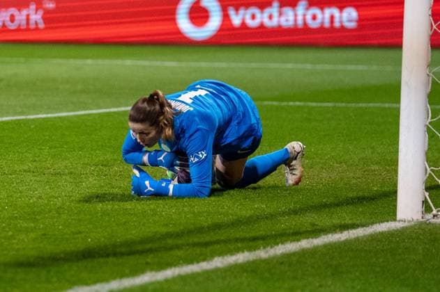 Germany, Football, UEFA, Women™s Champions League, Matchday 1 2025 2026, VfL Wolfsburg Paris St Germain on 08 10 in Wolfsburg AOK Stadion Stina Johannes VfL Wolfsburg 1 keeps safe Copyright: xSvenxHeidmannx