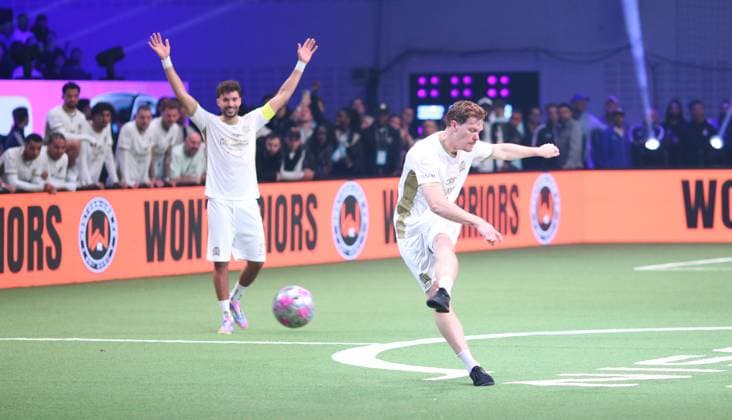 Recording date 6 October 2025 Indoor soccer, The Icon League, season three, match day two at Sporthalle Hamburg in Alsterdorf match four Wontorriors FC B2B United Marcel Halstenberg United Winterhude Hamburg