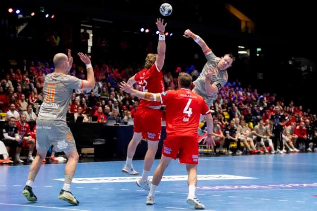 Handball, Champions League Kolstad Aalborg 26 35 Trondheim, Norway 20251008 Aalborgs Sander Sagosen during the Champions League handball match between Kolstad and Aalborg in Trondheim Spektrum Photo Ole Martin Wold NTB Trondheim Norway EDITORIAL USE ONLY RESTRICTED USE FOR BETTING COMPANIES Copyright: xOlexMartinxWoldx xNTBx