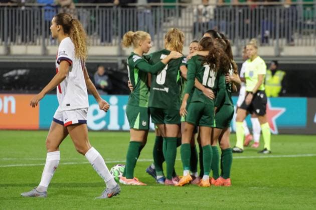 08 10 2025, xgrfx, Football UEFA WomenÂs Champions League, VfL Wolfsburg Paris Saint Germain v l Tor, Janina Minge VfL Wolfsburg DFL DFB REGULATIONS PROHIBIT ANY USE OF PHOTOGRAPHS as IMAGE SEQUENCES and or QUASI VIDEO Wolfsburg