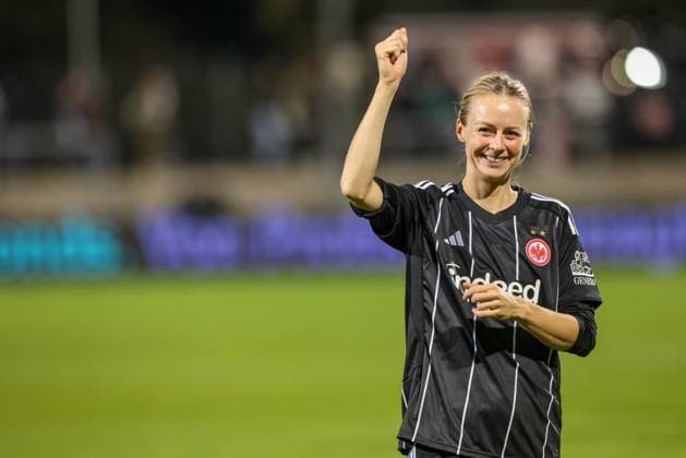 DEU, Frankfurt, Eintracht Frankfurt vs 1 FC Slovacko, UEFA WomenÊ¼s Europa Cup, UEFA, Season 2526, Stadion am Bretanobad, Playoffs, First leg in the picture Amanda Ilestedt Eintracht Frankfurt 13 after the victory against 1 FC Slovacko DFB DFL REGULATIONS PROHIBIT ANY USE OF PHOTOGRAPHS AS IMAGE SEQUENCES AND OR QUASI VIDEO, 08 10 2025 Copyright: HMBxMedia HendrikxHamelau