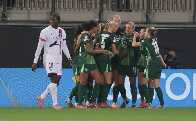 Goal celebration 1 0 Alexandra Popp VfL Wolfsburg Football, Women, Season 2025 2026, Womens Champions League, VfL Wolfsburg vs Paris SG, 4 0