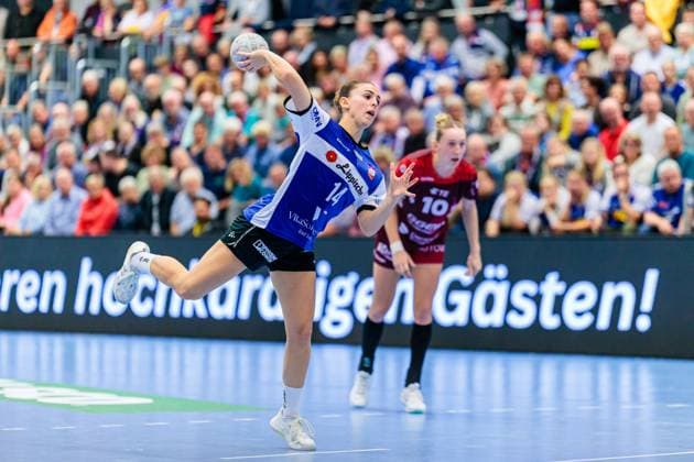 Ona Vegue HSG Blomberg Lippe, 14 on seven-meter 7 meter throw GER, HSG Blomberg Lippe vs HSG Bensheim Auerbach, Handball, 1 Bundesliga Women, Matchday 8, Season 2025 2026, 08 10 2025 GER, HSG Blomberg Lippe vs HSG Bensheim Auerbach, Handball, 1 Bundesliga Women, Matchday 8, Season 2025 2026, 08 10 2025 Blomberg Copyright: xEibner-Pressefoto JanxRollingerx EP_JSK