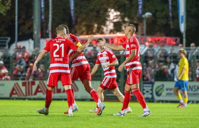 Soccer, Men, Season 2025 2026, Test match, FSV 63 Luckenwalde 1 FC Union Berlin 0 3 , f l Tim Skarke 1 FC Union Berlin , Marin Ljubicic 1 FC Union Berlin , Cheering after scoring 0 2, 08 10 2025, Copyright: xMatthiasxKochx