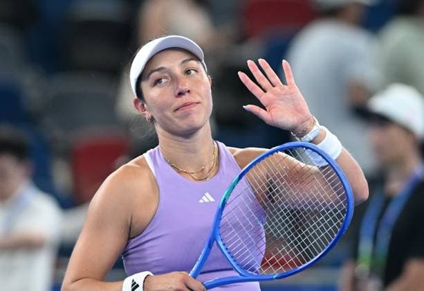 (251009) -- WUHAN, Oct. 9, 2025 -- Jessica Pegula celebrates after winning the women s singles round of 16 match between Jessica Pegula of the United States and Ekaterina Alexandrova of Russia at the 2025 Wuhan Open tennis tournament in Wuhan, central China s Hubei Province, Oct. 9, 2025. ) (SP)CHINA-WUHAN-TENNIS-WUHAN OPEN-WOMEN S SINGLES (CN) ChengxMin 