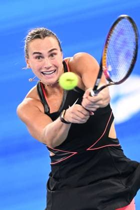 (251009) -- WUHAN, Oct. 9, 2025 -- Aryna Sabalenka of Belarus hits a return during the women s singles round of 16 match against Liudmila Samsonova of Russia at the 2025 Wuhan Open tennis tournament in Wuhan, central China s Hubei Province, Oct. 9, 2025. ) (SP)CHINA-WUHAN-TENNIS-WUHAN OPEN-WOMEN S SINGLES (CN) ChengxMin 