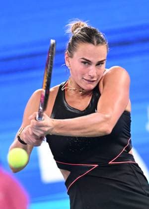 (251009) -- WUHAN, Oct. 9, 2025 -- Aryna Sabalenka of Belarus hits a return during the women s singles round of 16 match against Liudmila Samsonova of Russia at the 2025 Wuhan Open tennis tournament in Wuhan, central China s Hubei Province, Oct. 9, 2025. ) (SP)CHINA-WUHAN-TENNIS-WUHAN OPEN-WOMEN S SINGLES (CN) ChengxMin 