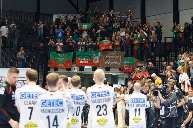 GOG v Magdeburg, EHF Champions League Handball, Svendborg, Denmark Svendborg, Denmark. 08th, October 2025. Fans of Magdeburg seen on the stands in front of the players after the EHF Champions League match between GOG and Magdeburg at Arena Svendborg in Svendborg. Denmark, Svendborg  Copyright: xGonzalesxPhoto LauxNielsenx