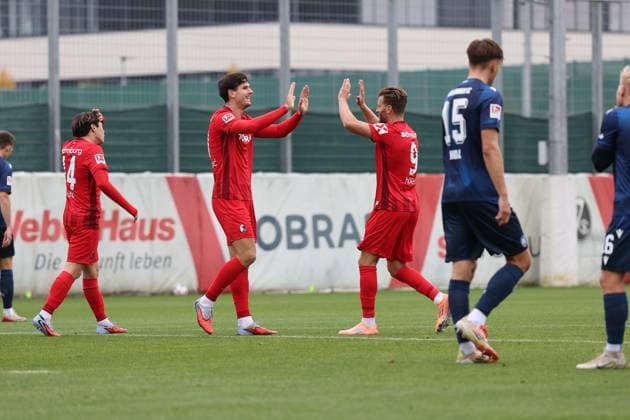 09 10 2025, xrekx, football test match, SC Freiburg Karlsruher SC v l goal celebration after the goal celebrating the goal celebrate 1 0 by Igor Matanovic SC Freiburg with Lucas Höler Hoeler SC Freiburg DFL DFB REGULATIONS PROHIBIT ANY USE OF PHOTOGRAPHS as IMAGE SEQUENCES and or QUASI VIDEO Freiburg