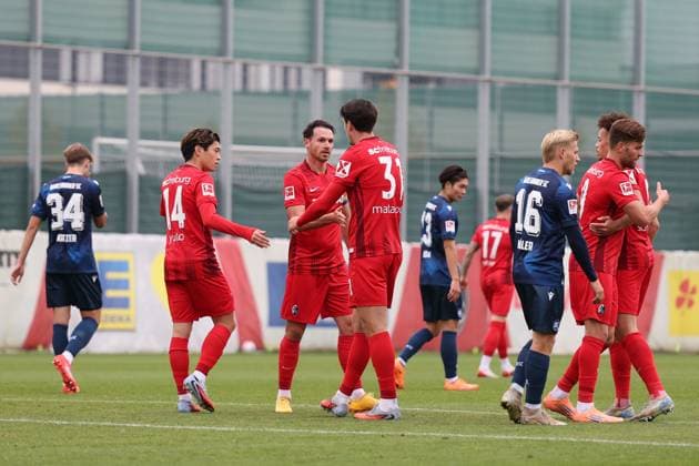 09 10 2025, xrekx, football test match, SC Freiburg Karlsruher SC v l goal celebration after the goal to celebrate the goal celebrate by Nicolas Höfler Hoefler SC Freiburg Yuito Suzuki SC Freiburg Igor Matanovic SC Freiburg DFL DFB REGULATIONS PROHIBIT ANY USE OF PHOTOGRAPHS as IMAGE SEQUENCES and or QUASI VIDEO Freiburg