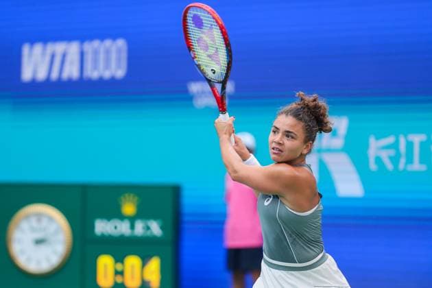 WUHAN, CHINA - OCTOBER 09: Jasmine Paolini of Italy returns a shot in the Women s Singles Round of 16 match against Clara Tauson of Denmark on day 6 of 2025 Wuhan Open at Optics Valley International Tennis Center on October 9, 2025 in Wuhan, Hubei Province of China.  Copyright: xVCGx 111596125242