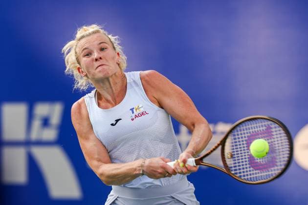 WUHAN, CHINA - OCTOBER 09: Katerina Siniakova of Czech Republic returns a shot in the Women s Singles Round of 16 match against Iva Jovic of United States on day 6 of 2025 Wuhan Open at Optics Valley International Tennis Center on October 9, 2025 in Wuhan, Hubei Province of China.  Copyright: xVCGx 111596142040