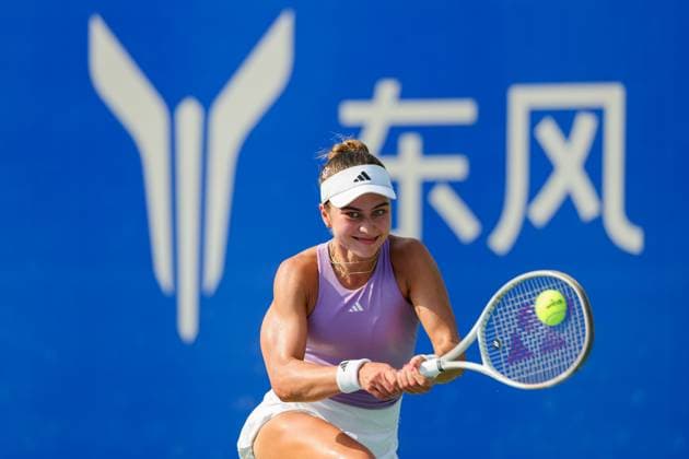 WUHAN, CHINA - OCTOBER 09: Iva Jovic of United States returns a shot in the Women s Singles Round of 16 match against Katerina Siniakova of Czech Republic on day 6 of 2025 Wuhan Open at Optics Valley International Tennis Center on October 9, 2025 in Wuhan, Hubei Province of China.  Copyright: xVCGx 111596142066