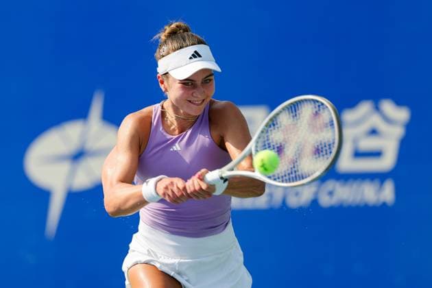 WUHAN, CHINA - OCTOBER 09: Iva Jovic of United States returns a shot in the Women s Singles Round of 16 match against Katerina Siniakova of Czech Republic on day 6 of 2025 Wuhan Open at Optics Valley International Tennis Center on October 9, 2025 in Wuhan, Hubei Province of China.  Copyright: xVCGx 111596142067
