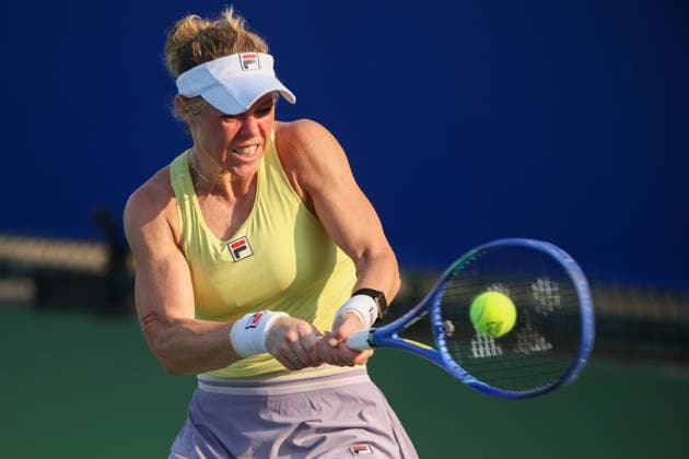 WUHAN, CHINA - OCTOBER 09: Laura Siegemund of Germany returns a shot in the Women s Singles Round of 16 match against Magdalena Frech of Poland on day 6 of 2025 Wuhan Open at Optics Valley International Tennis Center on October 9, 2025 in Wuhan, Hubei Province of China.  Copyright: xVCGx 111596144628