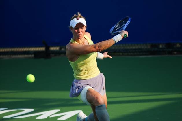 WUHAN, CHINA - OCTOBER 09: Laura Siegemund of Germany returns a shot in the Women s Singles Round of 16 match against Magdalena Frech of Poland on day 6 of 2025 Wuhan Open at Optics Valley International Tennis Center on October 9, 2025 in Wuhan, Hubei Province of China.  Copyright: xVCGx 111596144641