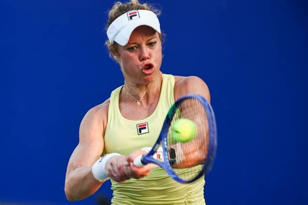 WUHAN, CHINA - OCTOBER 09: Laura Siegemund of Germany returns a shot in the Women s Singles Round of 16 match against Magdalena Frech of Poland on day 6 of 2025 Wuhan Open at Optics Valley International Tennis Center on October 9, 2025 in Wuhan, Hubei Province of China.  Copyright: xVCGx 111596144671