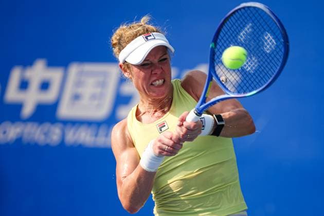 WUHAN, CHINA - OCTOBER 09: Laura Siegemund of Germany returns a shot in the Women s Singles Round of 16 match against Magdalena Frech of Poland on day 6 of 2025 Wuhan Open at Optics Valley International Tennis Center on October 9, 2025 in Wuhan, Hubei Province of China.  Copyright: xVCGx 111596144697