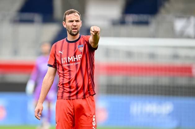 Heidenheim, Deutschland, 09.10.25: Benedikt Gimber (1. FC Heidenheim 1846) gestikuliert, gestik waehrend des Freundschaftsspiel zwischen dem 1.FC Heidenheim vs SpVgg Greuther Fürth im Voith Arena am 09. Oktober 2025 in Heidenheim, Deutschland. (Foto von Harry Langer DeFodi Images) Voth Arena, Germany, 09.10.25: Benedikt Gimber (1. FC Heidenheim 1846) gestures during the Friendly match between 1.FC Heidenheim vs SpVgg Greuther Fürth at Heidenheim on October 9, 2025 in Voth Arena, Germany. (Photo by Harry Langer DeFodi Images) DFB DFL REGULATIONS PROHIBIT ANY USE OF PHOTOGRAPHS AS IMAGE SEQUENCES AND OR QUASI-VIDEO. (Photo by Harry Langer DeFodi Images) DFB DFL REGULATIONS PROHIBIT ANY USE OF PHOTOGRAPHS AS IMAGE SEQUENCES AND OR QUASI-VIDEO. Heidenheim, Germany, 09 10 25 Benedikt Gimber 1 FC Heidenheim 1846 gestures, gestures during the Friendly match between 1 FC Heidenheim vs SpVgg Greuther Fürth at Voith Arena on October 09 2025 in Heidenheim, Germany Photo by Harry Langer DeFodi Images Voth Arena, Germany, 09 10 25 Benedikt Gimber 1 FC Heidenheim 1846 gestures during the Friendly match between 1 FC Heidenheim vs SpVgg Greuther Fürth at Heidenheim on October 9, 2025 in Voth Arena, Germany Photo by Harry Langer DeFodi Images DFB DFL REGULATIONS PROHIBIT ANY USE OF PHOTOGRAPHS AS IMAGE SEQUENCES AND OR QUASI VIDEO Photo by Harry Langer DeFodi Images DFB DFL REGULATIONS PROHIBIT ANY USE OF PHOTOGRAPHS AS IMAGE SEQUENCES AND OR QUASI VIDEO