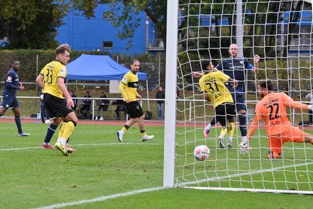 Philipp Hofmann VfL Bochum , right back, scores the goal to 1 1 09 10 2025, Soccer 2 Bundesliga, Season 2025 2026, Test match, VfL Bochum Alemannia Aachen Bochum North Rhine-Westphalia Germany Team2