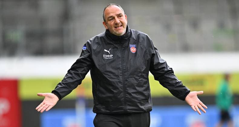 09 10 2025 Soccer season 2025 2026 Test match friendly match preparation match 1 FC Heidenheim FCH SpVgg Greuther Fürth Kleeblatt xwoxzix Frank Schmidt coach 1 FC Heidenheim FCH gestures angry dissatisfied