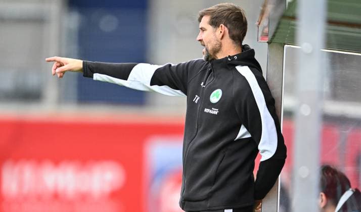 09 10 2025 Soccer season 2025 2026 test match friendly match preparation match 1 FC Heidenheim FCH SpVgg Greuther Fürth Kleeblatt xwoxzix Thomas Kleine coach SpVgg Greuther Fürth points points calls shouts shouts