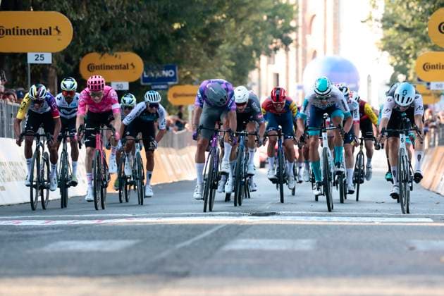 Gran Piemonte 2025 Gran Piemonte 2025 - Dogliani - Acqui Terme 179 km - 09 10 2025 - Michael Matthews (AUS - Team Jayco AlUla) - Edoardo Zambanini (ITA - Bahrain - Victorious) - Fabio Christen (SUI Q36.5 Pro Cycling Team) - photo Roberto Bettini SprintCyclingAgency 2025 Acqui Terme Italy  Copyright: xRobertoxBettinix xSprintcyclingagencyx