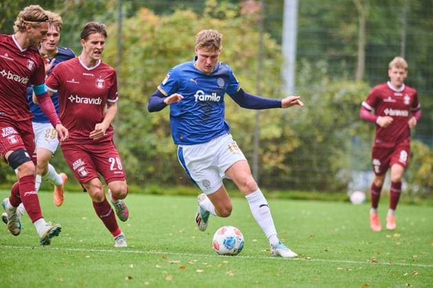 09 10 2025, Football, Men, Test match, Friendly match, Season 2025 2026, Holstein Kiel Aarhus GF Phil Harres Kiel Holstein Stadion, Projensdorf, T Schleswig Holstein Germany
