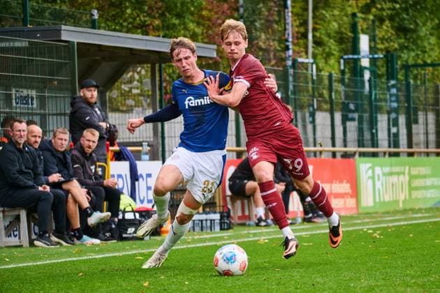 09 10 2025, Football, Men, Test match, Friendly match, Season 2025 2026, Holstein Kiel Aarhus GF Lasse Rosenboom vs Frederik Emmery Kiel Holstein Stadion, Projensdorf, T Schleswig Holstein Germany