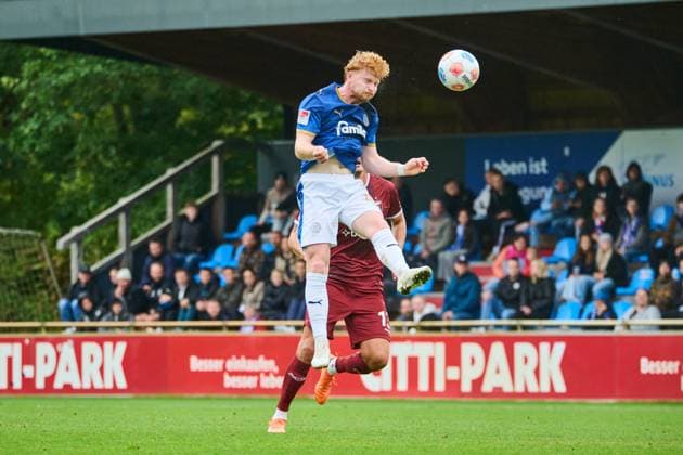09 10 2025, Football, Men, Test match, Friendly match, Season 2025 2026, Holstein Kiel Aarhus GF Robert Wagner Header Kiel Holstein Stadion, Projensdorf, T Schleswig Holstein Germany