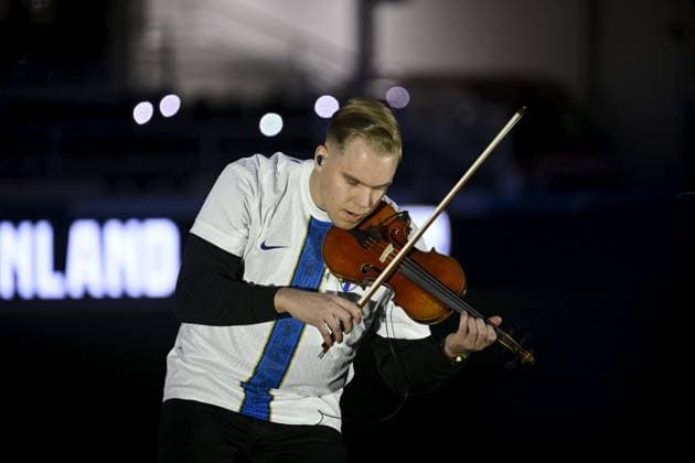 Finnish violinist Pekka Niemi play the national anthem of Lithuania and Finland before the start of the 2026 FIFA World Cup, WM, Weltmeisterschaft, Fussball qualification UEFA Group G football match Finland vs Lithuania in Helsinki, Finland on October 9, 2025. Helsinki Finland LKFTJK20251009190044CEKV  Copyright: xMarkkuxUlanderx LKFTJK20251009190044CEKV