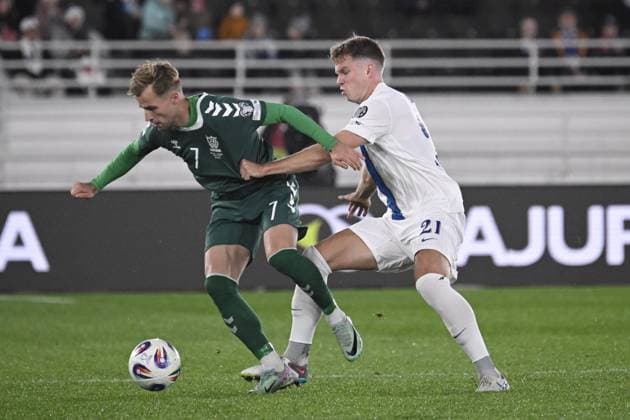 21 Ville Koski of Finland and 7 Artur Dolznikov of Lithuania fights for the ball during the 2026 FIFA World Cup, WM, Weltmeisterschaft, Fussball qualification UEFA Group G football match Finland vs Lithuania in Helsinki, Finland on October 9, 2025. Helsinki Finland LKFTJK20251009192404CTQI  Copyright: xMarkkuxUlanderx LKFTJK20251009192404CTQI
