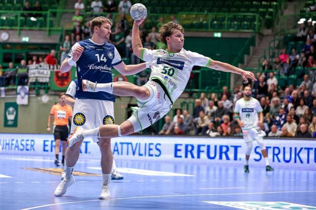 09 10 2025, Handball, HBL, Bergischer HC HSG Wetzlar, Unihalle Wuppertal Lion Zacharias HSG Wetzlar 50 throws past Gerdas Babarskas BHC 14 on goal North Rhine-Westphalia Germany