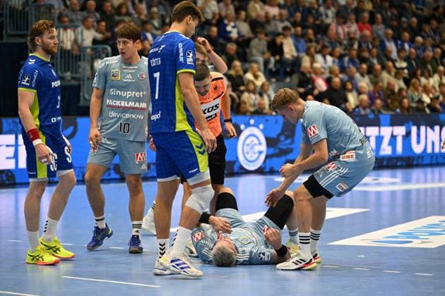 Marek Nissen HC Erlangen 6 is down GER, VfL Gummersbach vs HC Erlangen, Handball, Daikin 1 Bundesliga, Matchday 8, Season 2025 2026, Schwalbe Arena Gummersbach, 09 10 2025 GER, VfL Gummersbach vs HC Erlangen, Handball, Daikin 1 Bundesliga, Matchday 8, Season 2025 2026, Schwalbe Arena Gummersbach, 09 10 2025 Gummersbach Copyright: xEibner-Pressefoto JuergenxAugstx EP_JAT