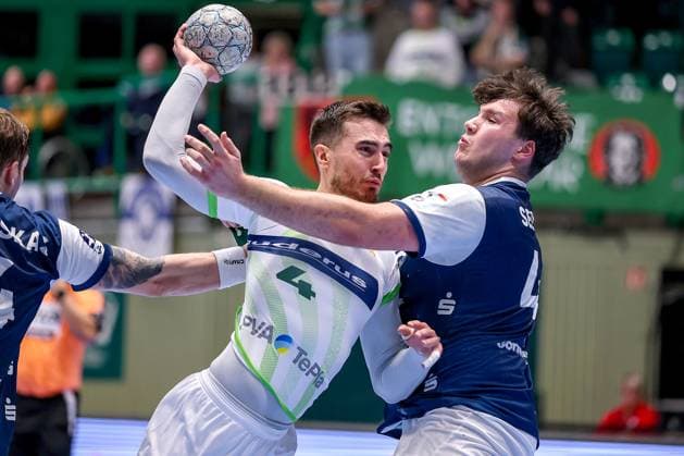 09 10 2025, Handball, HBL, Bergischer HC HSG Wetzlar, Unihalle Wuppertal xw49 is moored by Aron Seesing BHC 49 North Rhine-Westphalia Germany