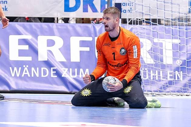 09 10 2025, Handball, HBL, Bergischer HC HSG Wetzlar, Unihalle Wuppertal Goalkeeper Christopher Rudeck BHC 01 cheering North Rhine-Westphalia Germany