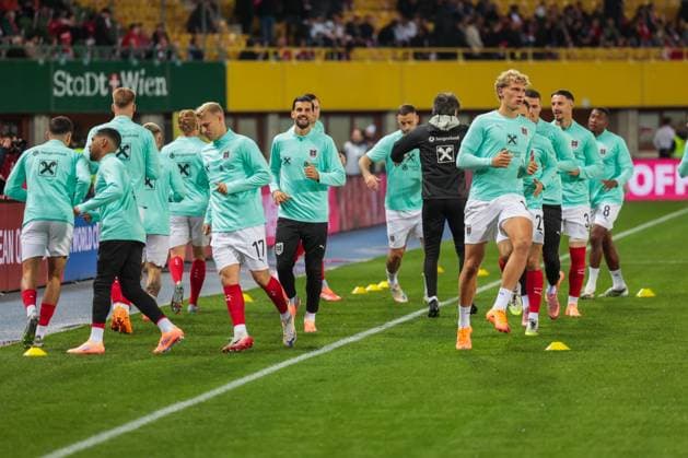 SOCCER - FIFA WC quali, AUT vs SMR VIENNA,AUSTRIA,09.OCT.25 - SOCCER - FIFA World Cup, WM, Weltmeisterschaft, Fussball 2026, European Qualifiers, group stage, OEFB international match, Länderspiel, Nationalmannschaft Austria vs San Marino. Image shows the team of AUT during warm up.  GEPAxpictures xDavidxBitzan