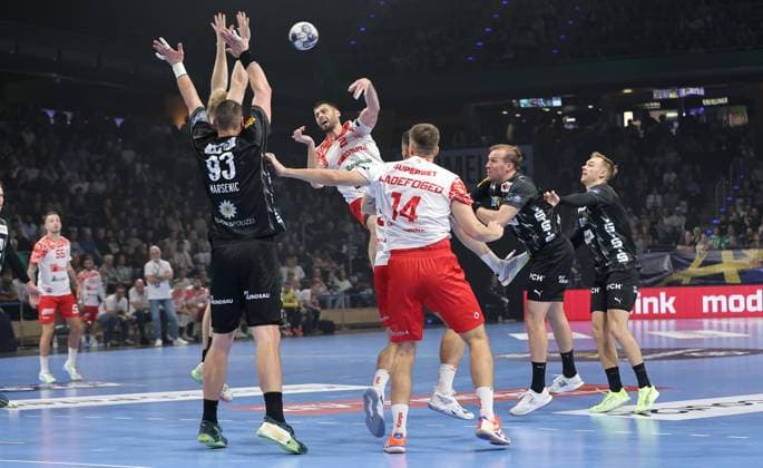 Mijajlo Marsenic, Branko Vujovic on the ball, Frederik Ladefoged, Max Darj duel Match scene Action Sport Handball CL Champions League Champions League Men 4 Matchday Season 2025 2026 09 10 2025 Füchse Berlin vs Dinamo Bucharest in the Max Schmeling Halle