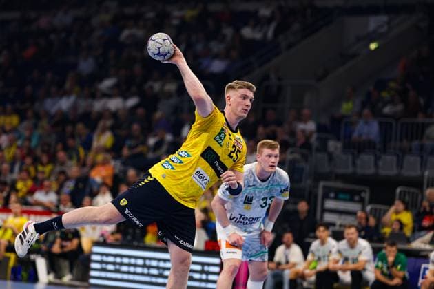 Rhein-Neckar Löwen vs Frisch Auf Göppingen DAIKIN Handball Bundesliga Haukur Thrastarson (Rhein-Neckar Löwen) during the DAIKIN Handball Bundesliga 2025 26 match between Rhein-Neckar Löwen and Frisch Auf Göppingen at SAP Arena in Mannheim, Germany, on October 8, 2025. (Photo by Kadir Caliskan Middle East Images) Mannheim Baden-Wurttemberg Germany Copyright: xKadirxCaliskanx