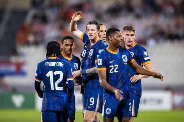 ATTARD - (l-r) Jeremie Frimpong of the Netherlands, Wout Weghorst of the Netherlands, and Denzel Dumfries of the Netherlands at the National Stadium during the Dutch national team, Nationalteam s 2026 FIFA World Cup, WM, Weltmeisterschaft, Fussball qualifying match against Malta. ANP KOEN VAN WEEL xVIxANPxSportx xxANPxIVx 538792535 originalFilename: 538792535.jpg