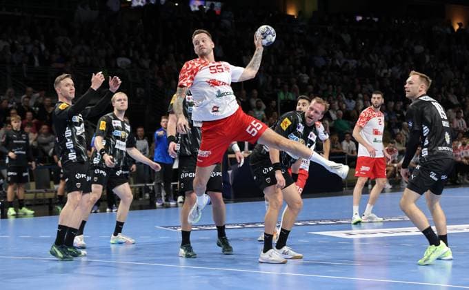 Lasse Andersson, Ionut Nistor Ionita scores a goal, Max Darj, Mathias Gidsel duel Match scene Action Sport Handball CL Champions League Champions League Men 4 Matchday Season 2025 2026 09 10 2025 Füchse Berlin vs Dinamo Bucharest at Max Schmeling Halle