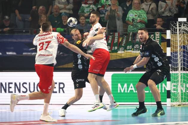 DEU, EHF Champions League, Fuechse Berlin vs DINAMO BUCURESTI, 09 10 2025, Max Schmeling Halle, Berlin, DEU, EHF Champions League, Fuechse Berlin vs DINAMO BUCURESTI, in the picture Max Darj Fuechse Berlin 5 , Mijajlo Marsenic Fuechse Berlin 93 , Inoue Langaro, HANIEL VINICIUS DINAMO BUCURESTI 37 , Veitia Valdes, PEDRO DINAMO BUCURESTI 22 nordphotoxGmbHx xEngler nph00076