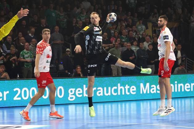 DEU, EHF Champions League, Fuechse Berlin vs DINAMO BUCURESTI, 09 10 2025, Max Schmeling Halle, Berlin, DEU, EHF Champions League, Fuechse Berlin vs DINAMO BUCURESTI, in the picture Mathias Gidsel Fuechse Berlin 19 , Ladefoged Blazejewicz, FREDERIK DINAMO BUCURESTI 14 , Dima Mihai DINAMO BUCURESTI 4 nordphotoxGmbHx xEngler nph00076
