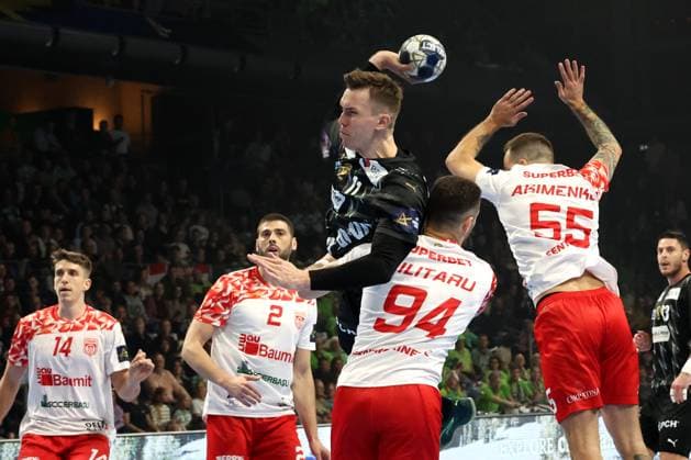 DEU, EHF Champions League, Fuechse Berlin vs DINAMO BUCURESTI, 09 10 2025, Max Schmeling Halle, Berlin, DEU, EHF Champions League, Fuechse Berlin vs DINAMO BUCURESTI, in the picture Lasse Andersson Fuechse Berlin 11 , Mijajlo Marsenic Fuechse Berlin 93 ,Vujovic, BRANKO DINAMO BUCURESTI 2 , Akimenko, ANDRII DINAMO BUCURESTI 55 , Militaru, ROBERT MIHAI DINAMO BUCURESTI 94 nordphotoxGmbHx xEngler nph00076