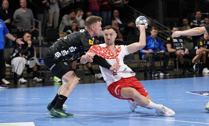 Lasse Andersson, Tom Pelayo on the ball duel Match scene Action Sport Handball CL Champions League Champions League Men 4 Matchday Season 2025 2026 09 10 2025 Füchse Berlin vs Dinamo Bucharest in the Max Schmeling Halle