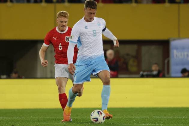 SOCCER - FIFA WC quali, AUT vs SMR VIENNA,AUSTRIA,09.OCT.25 - SOCCER - FIFA World Cup, WM, Weltmeisterschaft, Fussball 2026, European Qualifiers, group stage, OEFB international match, Länderspiel, Nationalmannschaft Austria vs San Marino. Image shows Nicolas Seiwald (AUT) and Nicola Nanni (SMR).  GEPAxpictures xDavidxBitzan