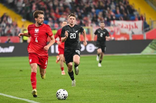 RECORD DATE NOT STATED CHORZOW 09.10.2025 MIEDZYNARODOWY MECZ TOWARZYSKI: Poland - New Zealand --- International Friendly, Länderspiel, Nationalmannschaft FOOTBALL MATCH: POLAND - NEW ZELAND TOMASZ KEDZIORA FOT.WIKTOR FARYNA 400MM.PL NEWSPIX.PL --- newspix.pl POLAND OUT! 