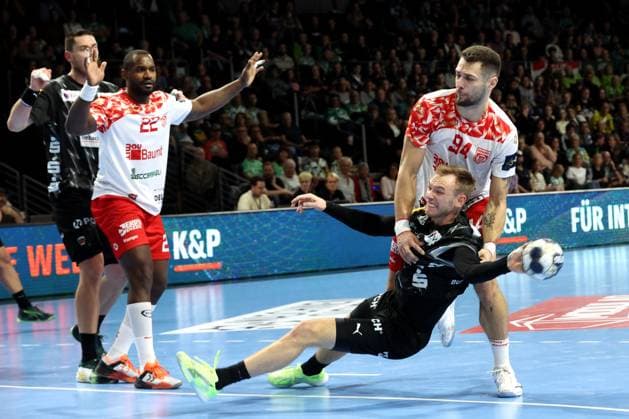 DEU, EHF Champions League, Fuechse Berlin vs DINAMO BUCURESTI, 09 10 2025, Max Schmeling Halle, Berlin, DEU, EHF Champions League, Fuechse Berlin vs DINAMO BUCURESTI, in the picture Mathias Gidsel Fuechse Berlin 19 , Militaru, ROBERT MIHAI DINAMO BUCURESTI 94 , Veitia Valdes, PEDRO DINAMO BUCURESTI 22 nordphotoxGmbHx xEngler nph00076